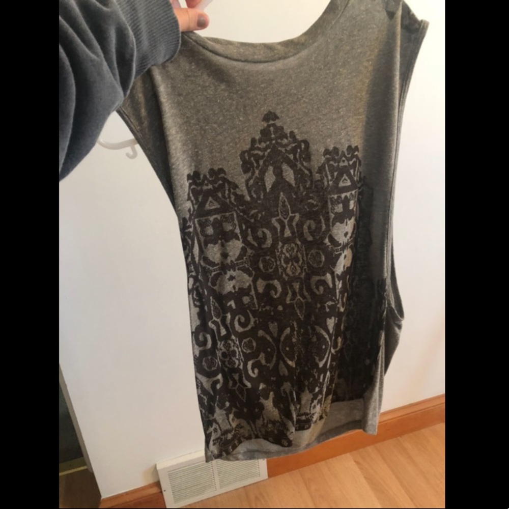Gray top